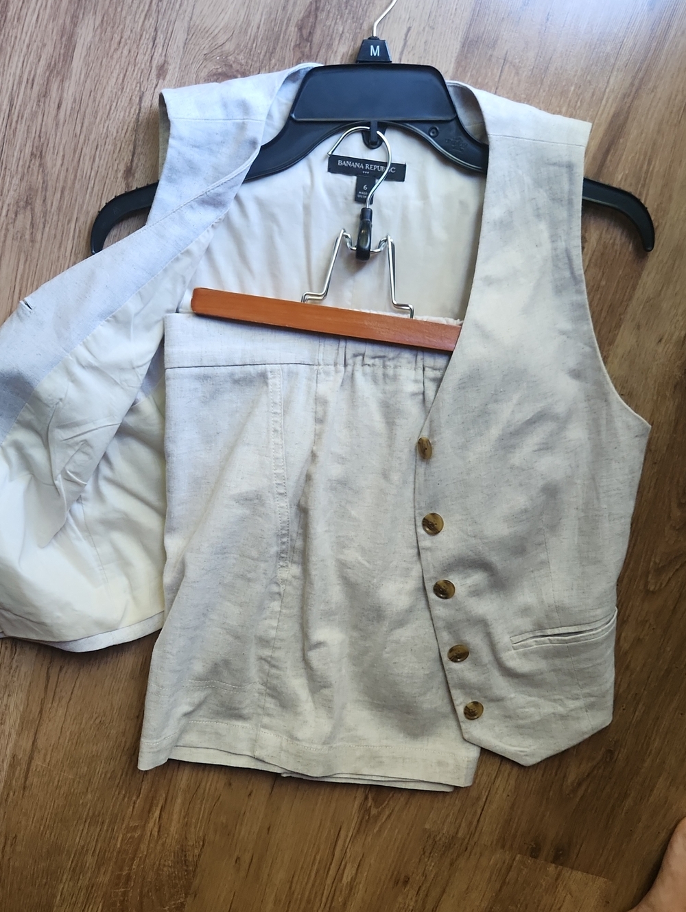 Banana Republic Beige Linen-Blend 2 Piece Vest/Short Set Size 6 and S
